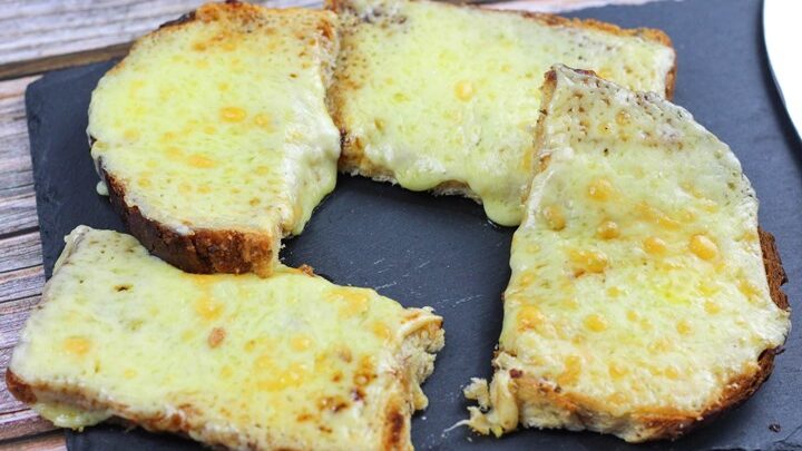 how do you make cheese toast